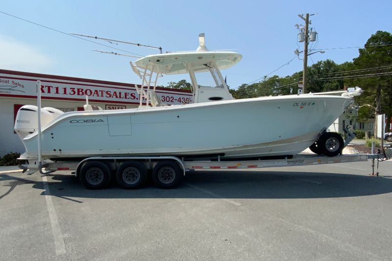 2018 Cobia 301 Center Console for sale at RT 113 Boat Sales, Selbyville DE
